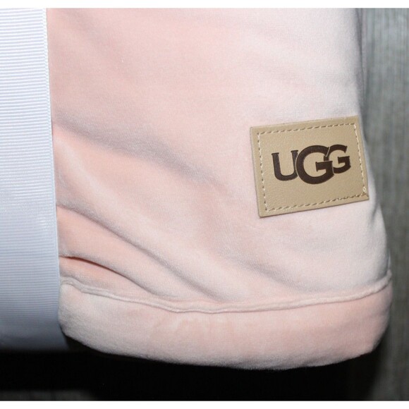 NWT UGG VELVET BLISS PLUSH SHERPA LINED THROW PINK 50‎ X 70 - Picture 2 of 5
